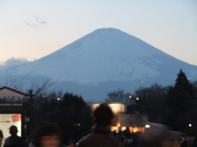 御殿場プレミアムアウトレットからの富士山.jpg