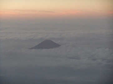 飛行機からの富士山.jpg