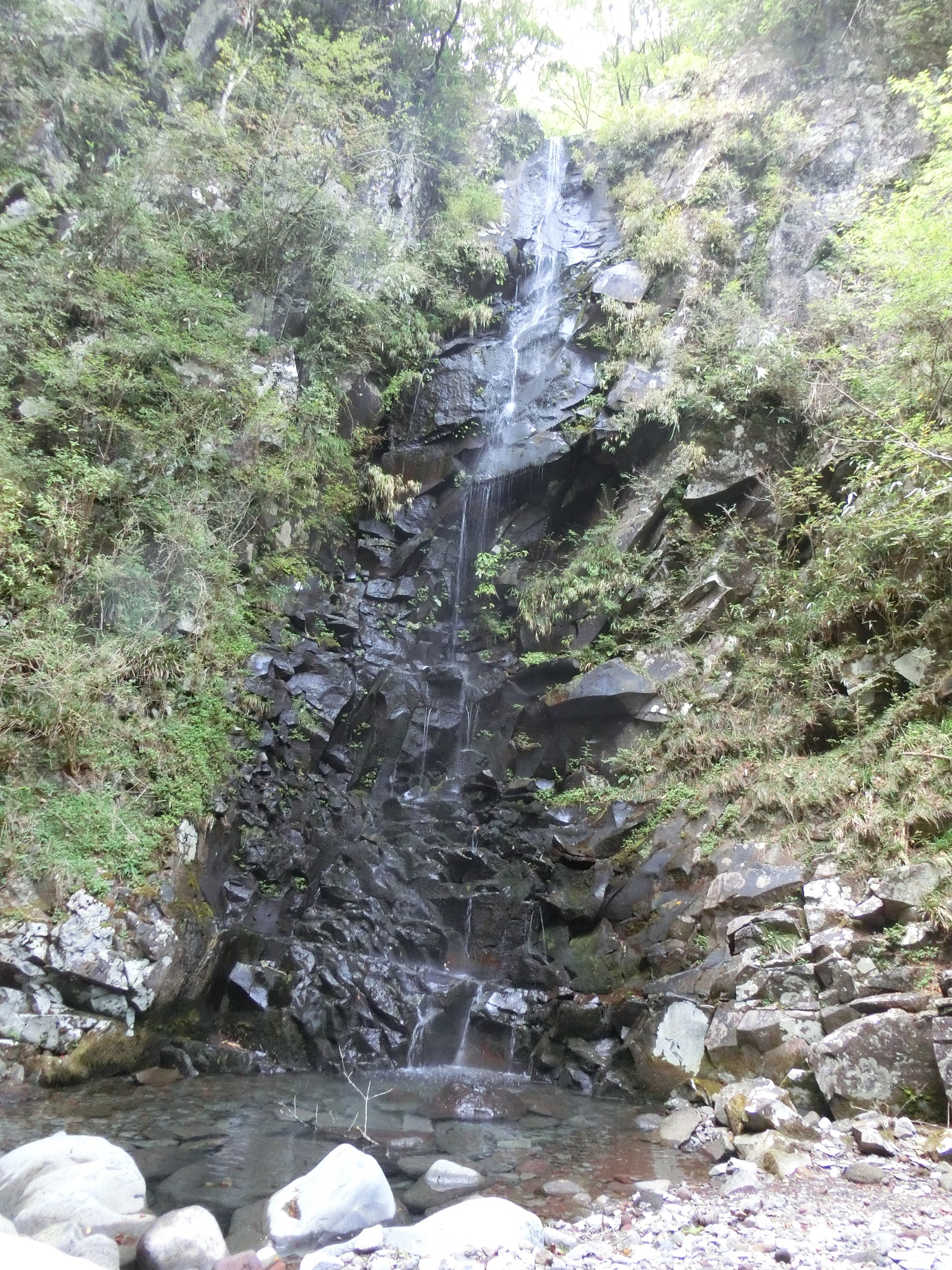つるべおとしの滝